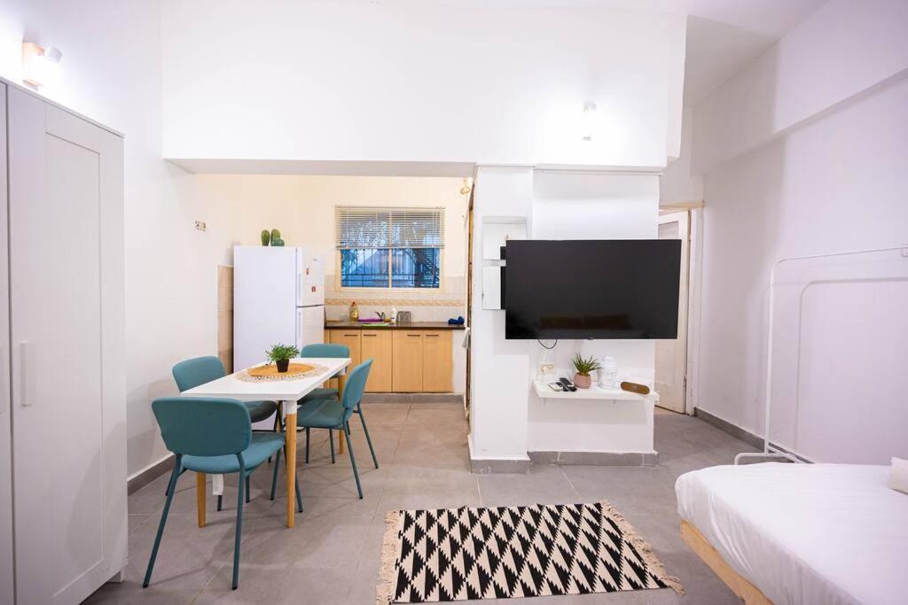 Studio Apartment In Ben Yehuda Cozy And Convinent テル・アビブ エクステリア 写真