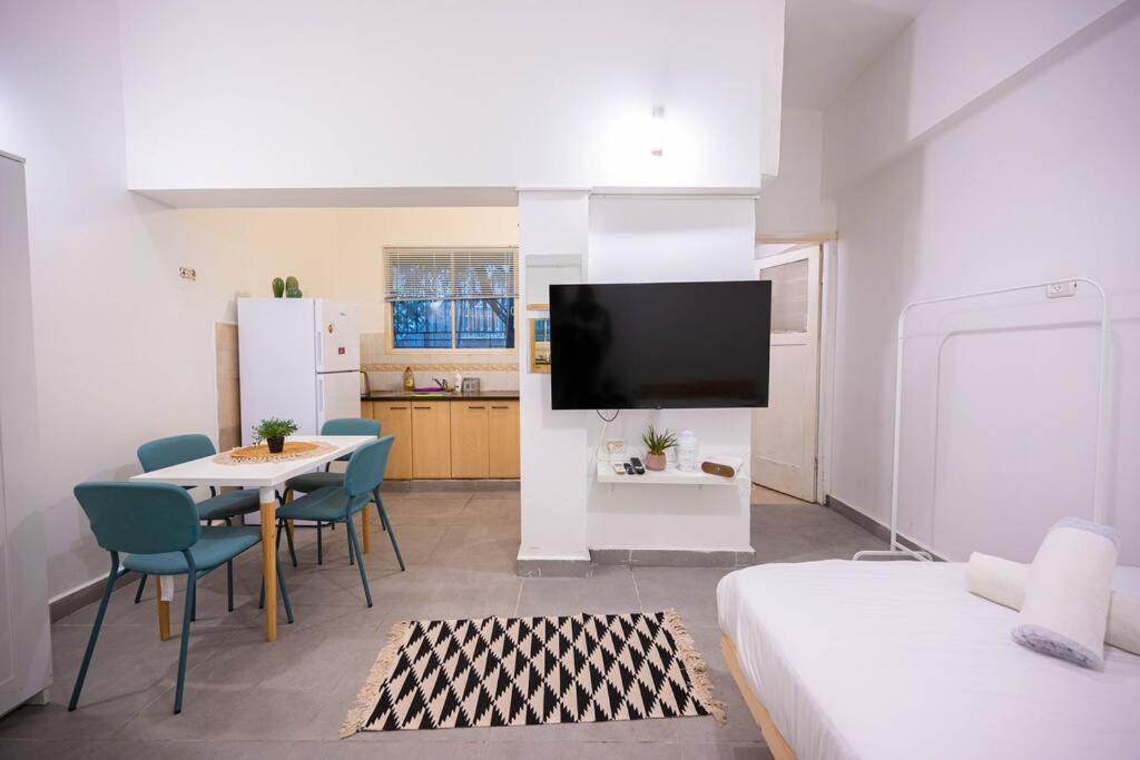 Studio Apartment In Ben Yehuda Cozy And Convinent テル・アビブ エクステリア 写真