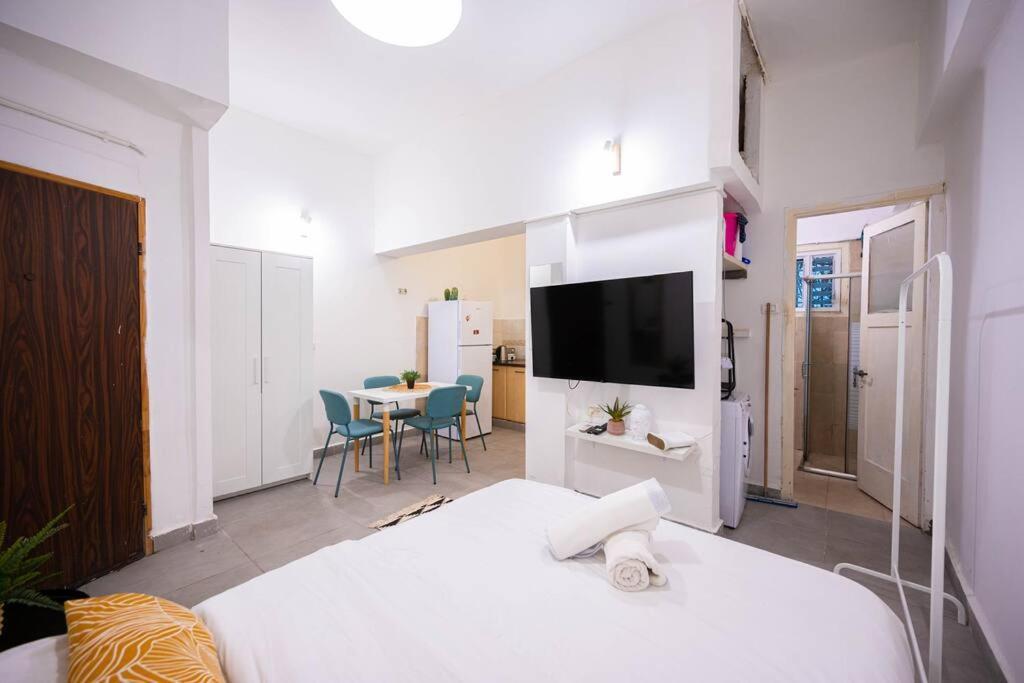 Studio Apartment In Ben Yehuda Cozy And Convinent テル・アビブ エクステリア 写真